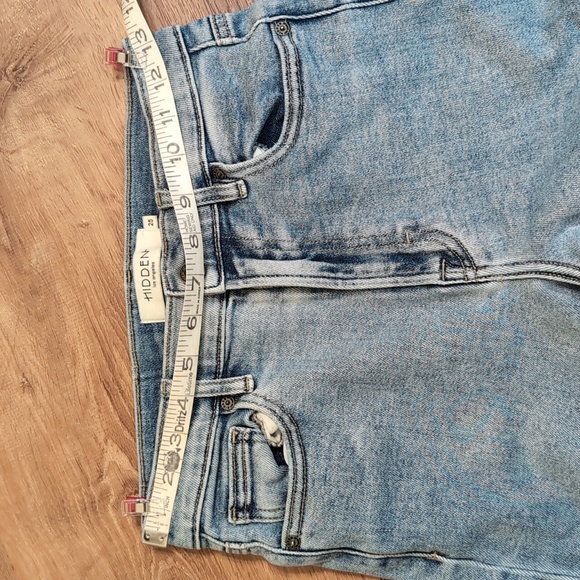 Frayed Hem Light Blue Women's Jeans - Picture 15 of 16